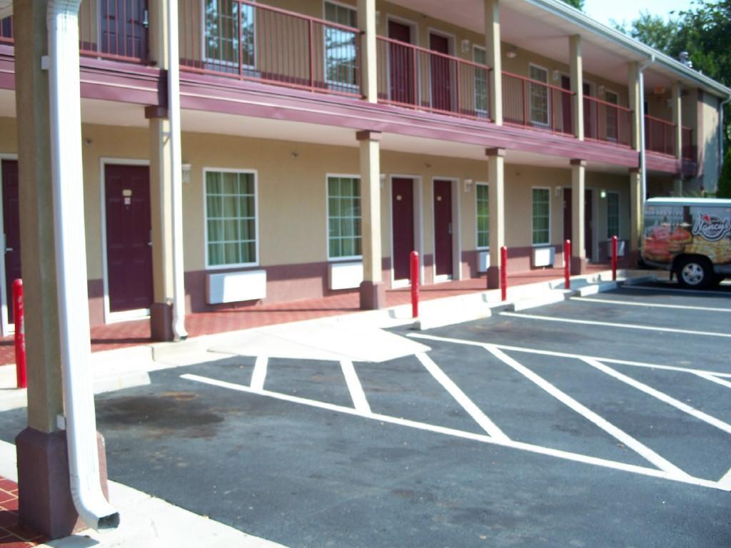 Americas Best Value Inn - Мейблтон Екстер'єр фото